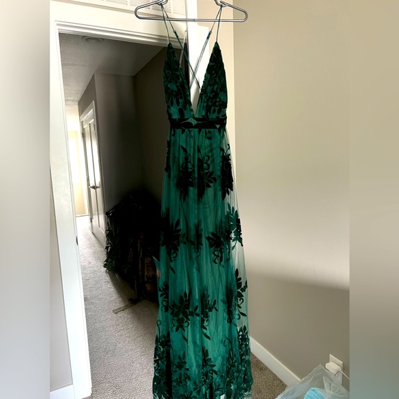 antonia maxi dress hunter green Hunter Green Maxi Dress With Open Back And Bow main image 0